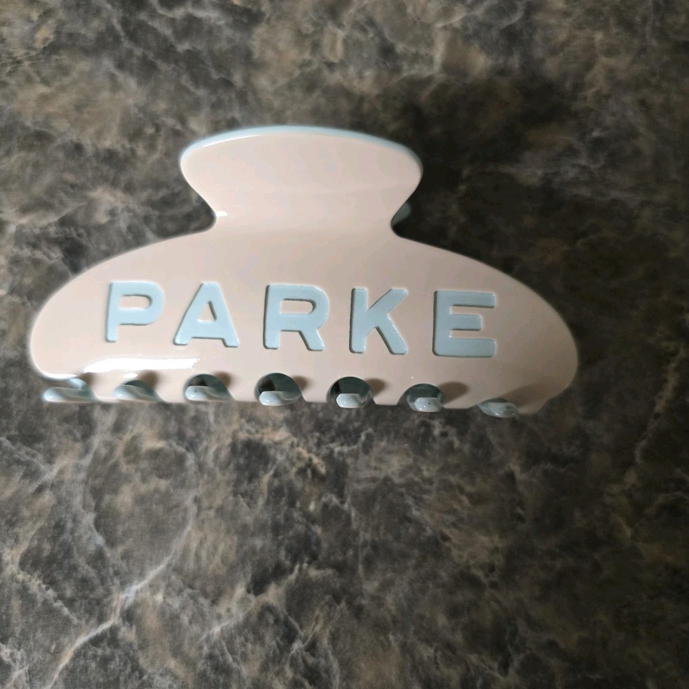 Parke Cupcake Claw  Clip *BIRTHDAY 2026* BRAND NEW🧁